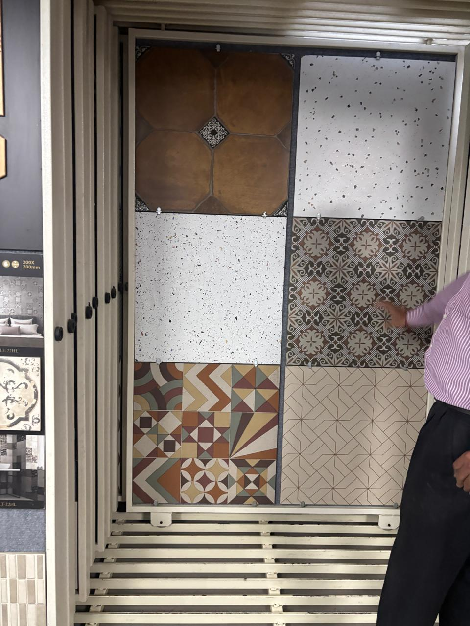 Mixed pattern display
